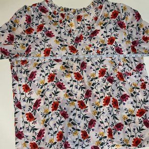 🌸women's Flowy Blouse w/ Ruffled Neckline